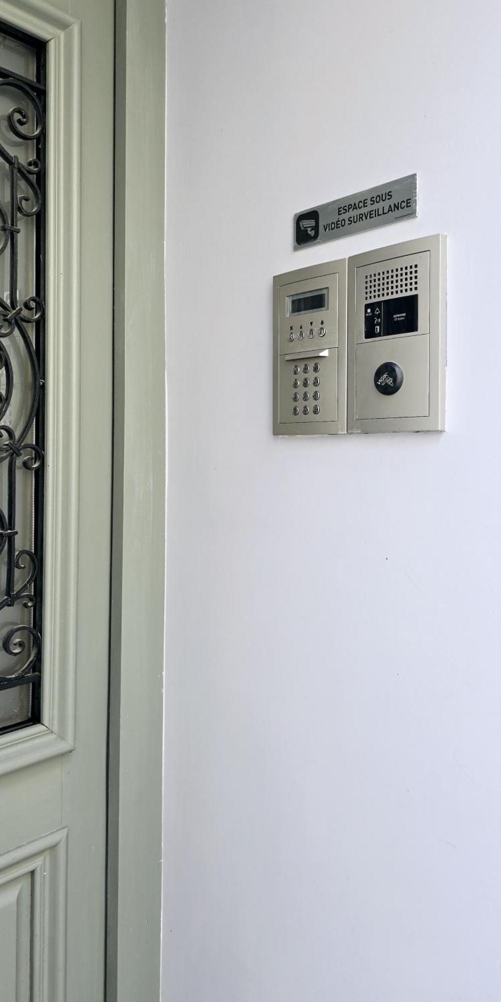 Victoire Saphir 203 Climatise Hotel De Ville 생디지에 외부 사진